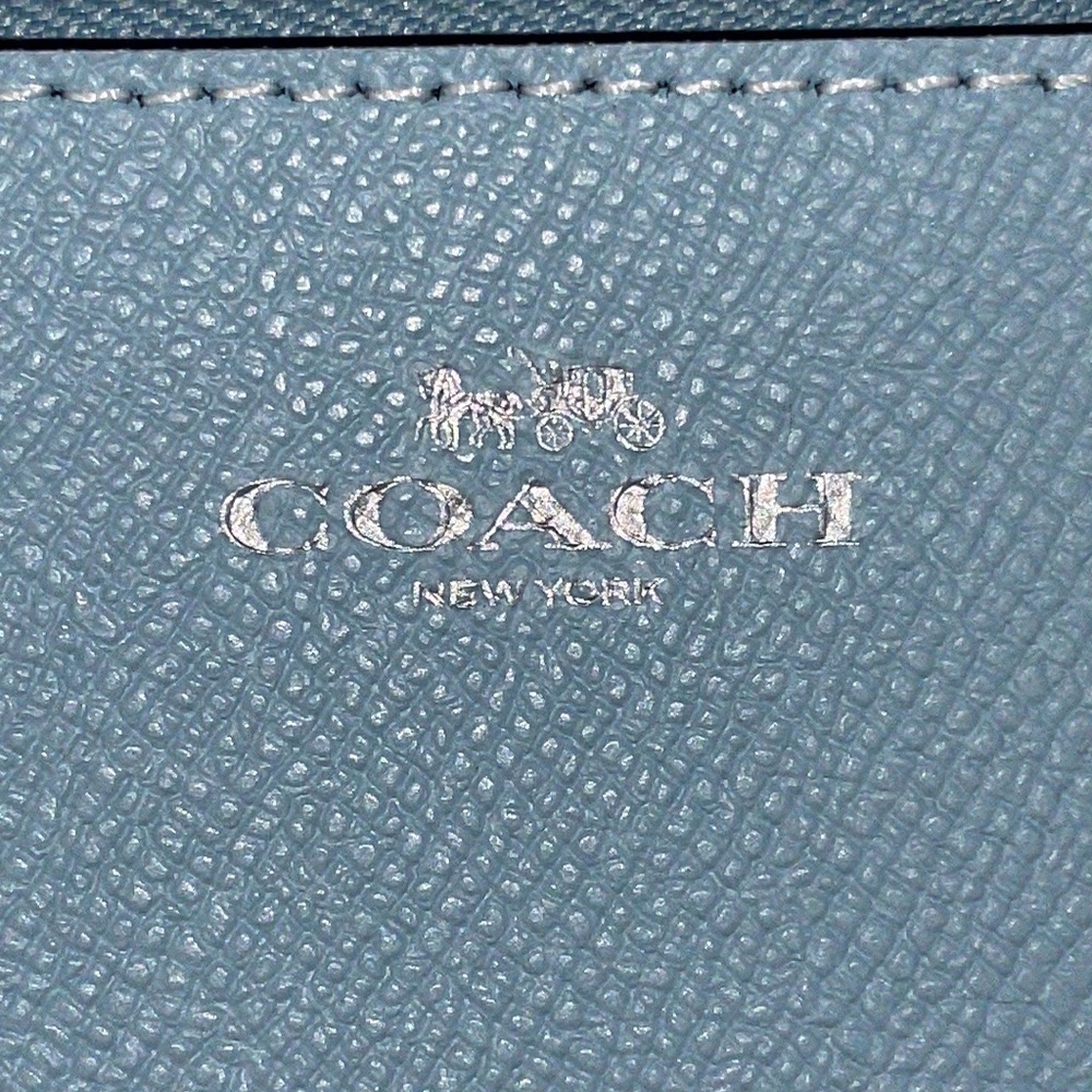 NWT Coach Leather Corner Zip Waterfall Wristlet - Picture 3 of 5